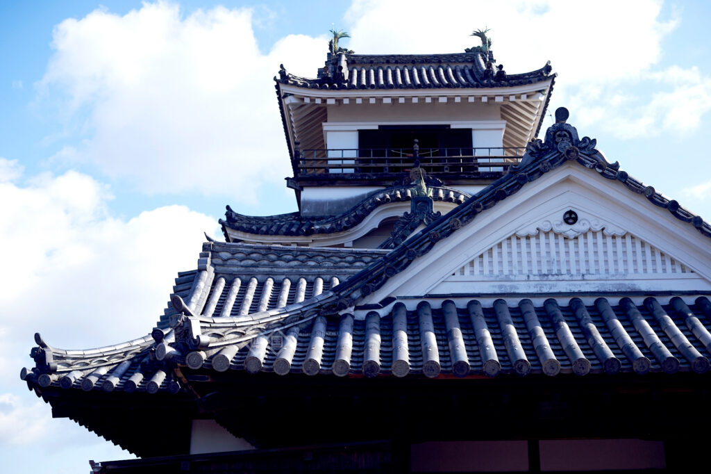翌朝、改めて高知城と対峙。江戸時代に建造された天守や本丸御殿などが現存し、重要文化財