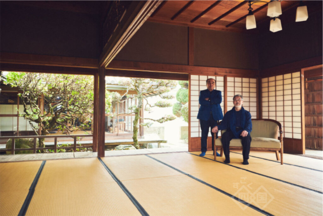 蓼藍を育て、蒅をつくり、天然灰汁発酵建てで染める。永い伝統に培われた阿波の藍染め。本物を愛する人と本物にこだわるつくり手がいるかぎり、続いていくだろう。